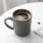 Élégante tasse à café en grès vert – 13 oz / 369 ml