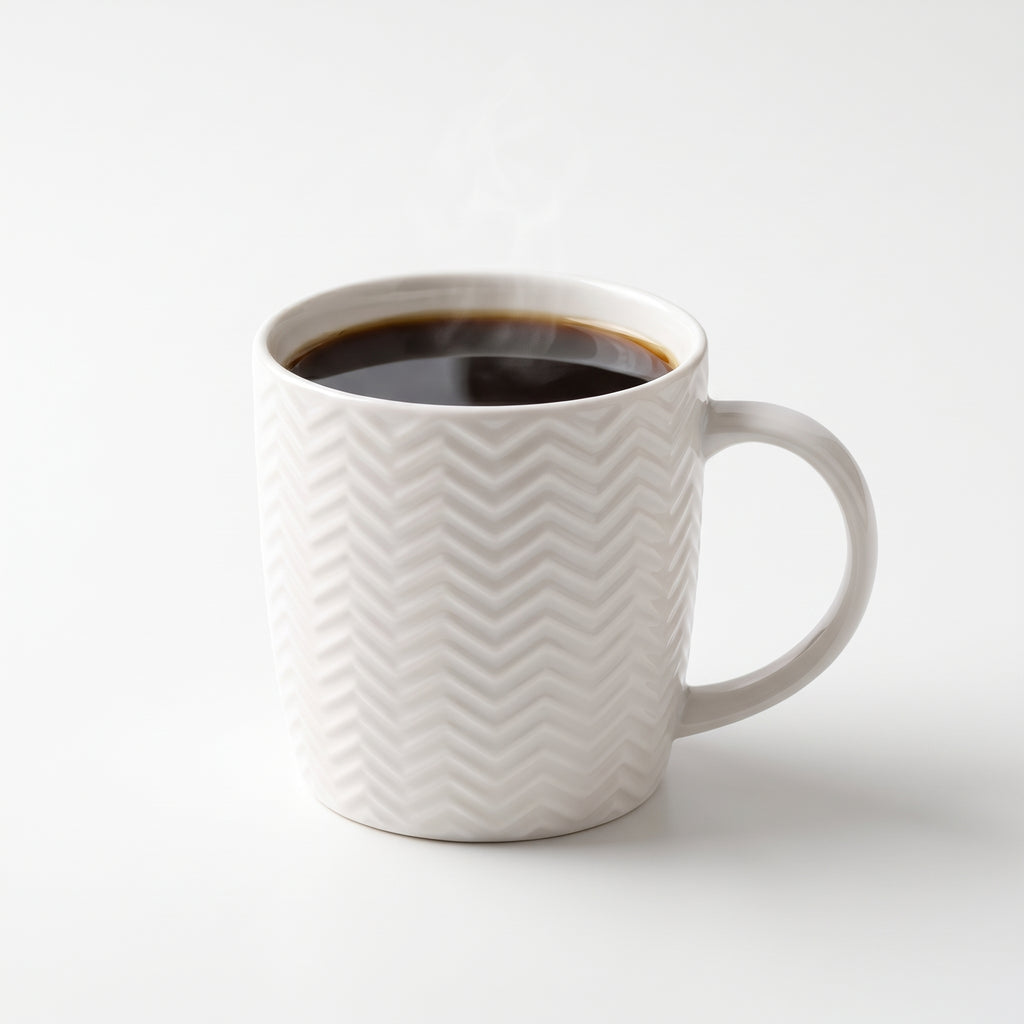 Tasse à café blanche en céramique texturée – Motif chevron élégant